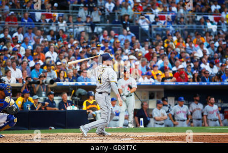 San Diego, CA, USA. 12. Juli 2016. SAN DIEGO, CA - 12. JULI 2016 - | Padres Wil Myers trifft ein Doppelzimmer im 5. Inning am All-Star Game im Petco Park. © K.c. Alfred/San Diego Union-Tribune/ZUMA Draht/Alamy Live-Nachrichten Stockfoto
