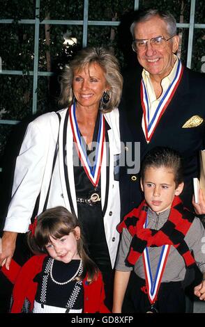 10. Januar 2006 - Ed McMahon und Katherine Mary.with Kinder; Joanna und Alex. -1989. EDMCMAHONRETRO © Roger Karnbad/ZUMA Draht/Alamy Live-Nachrichten Stockfoto