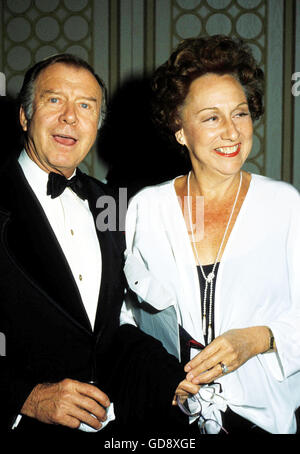 29. Dezember 2005 - JEAN STAPLETON GENE NELSON. -JEANSTAPLETONRETRO.1982 © Roger Karnbad/ZUMA Draht/Alamy Live-Nachrichten Stockfoto