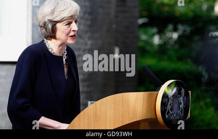 London, UK. 13. Juli 2016. Theresa May Adressierung der Welten drücken Sie an ihrem ersten Tag als Ministerpräsident in der Downing Street. Bildnachweis: Auge allgegenwärtigen/Alamy Live-Nachrichten Stockfoto