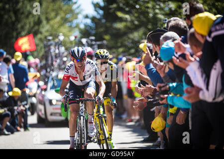 Mont Ventoux, Frankreich. 14. Juli 2016. Stef Clement (IAM Cycling) und Sylvain Chavanel (direkte Energie) die letzten Meter des Aufstiegs zu nähern, und letztlich im 4. und 5. Plätze bzw. beenden. John Kavouris/Alamy Live-Nachrichten Stockfoto