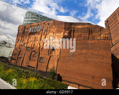 Odeon-Kino spiegelt sich in der Grand Central Shopping Centre an der neuen Straße Station Birmingham West Midlands in England Stockfoto