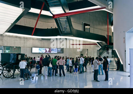 Innenansicht, MAXXI Nationalmuseum des 21. Jahrhunderts Kunst, entworfen von Zaha Hadid, Roma, Lazio, Italien, Europa Stockfoto