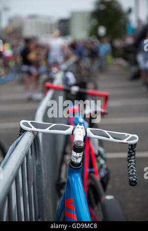 Red Hook Crit London 2016 Radfahren Criterium festen Gang Fahrrad Singlespeed Bycycle Track Fahrräder Zyklus Race Event Greenwich Stockfoto