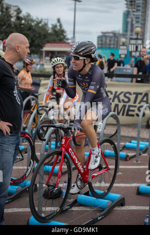 Red Hook Crit London 2016 Radfahren Criterium festen Gang Fahrrad Singlespeed Bycycle Track Fahrräder Zyklus Race Event Greenwich Stockfoto