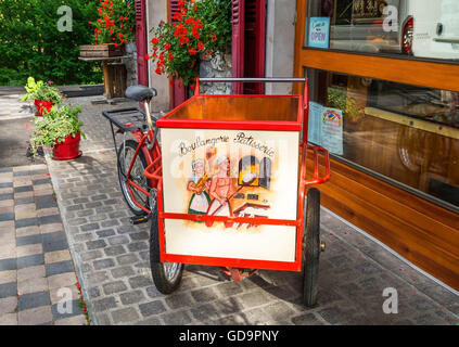 Berühmten "LE FOURNIL" Bäckerei und Lebensmittelgeschäft, hand gemachte Produkte in Chapelle Abondance, Dorf in den französischen Alpen. Stockfoto