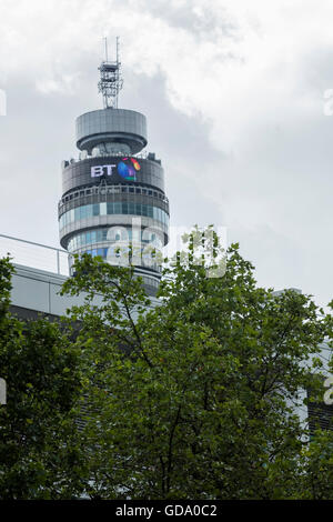 Nahaufnahme von der Spitze des Turmes BT British Telecom von in der Nähe von Warren Street Undergground Bahnhof Euston Road Camden London Stockfoto