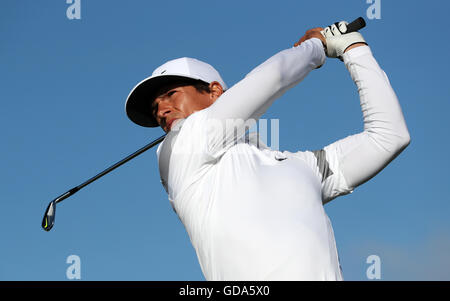 Dänemarks Thorbjorn Olesen abschlägt 4. während eines der The Open Championship 2016 im Royal Troon Golf Club, South Ayrshire. Stockfoto