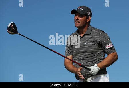 Irlands Padraig Harrington Abschlag auf das dritte Loch während eines der The Open Championship 2016 im Royal Troon Golf Club, South Ayrshire. PRESSEVERBAND Foto. Bild Datum: Donnerstag, 14. Juli 2016. Vgl. PA Geschichte GOLF Open. Bildnachweis sollte lauten: David Davies/PA Wire. Einschränkungen: Nur zur redaktionellen Verwendung. Keine kommerzielle Nutzung. Kein Weiterverkauf. Standbild-Gebrauch bestimmt. Die Open Championship Logo und klare Verbindung zu The Open Website (TheOpen.com) auf Website-Veröffentlichung enthalten sein. Rufen Sie + 44 (0) 1158 447447 für weitere Informationen. Stockfoto