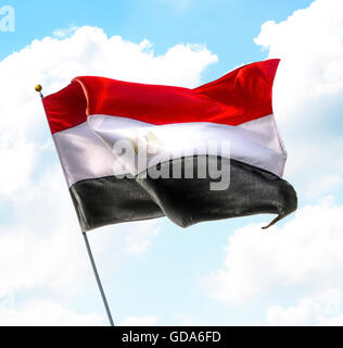 Flagge von Ägypten aufgewachsen in den Himmel Stockfoto