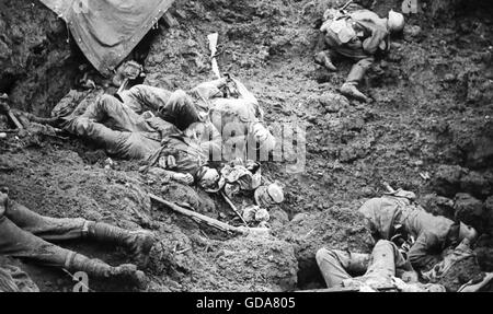 ERSTEN Weltkrieg deutschen Toten nach Shell Brand. Unbekannten Ort Stockfoto