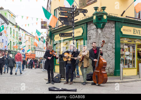 Irland, Galway, Straßenmusiker in Galway Stockfoto