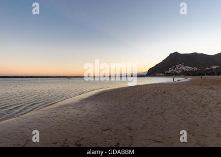 Spanien, Kanarische Inseln, Teneriffa, am Strand von Playa de Las Teresitas Strand Spaziergang Stockfoto