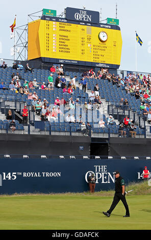 USAS Phil Mickelson geht auf das 18. während eines der The Open Championship 2016 im Royal Troon Golf Club, South Ayrshire. Stockfoto