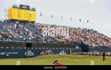 USAS Phil Mickelson geht auf das 18. während eines der The Open Championship 2016 im Royal Troon Golf Club, South Ayrshire. Stockfoto