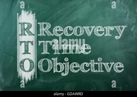 RTO - Recovery Time Objective Akronym an grüne Tafel Stockfoto