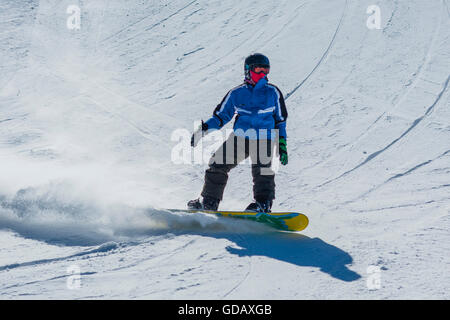 Snow Boarder, 14 Jahre, Berg Tegel, in der Nähe von Füssen, Allgäuer Alpen, Allgäu, Bayern, Deutschland, Europa Stockfoto