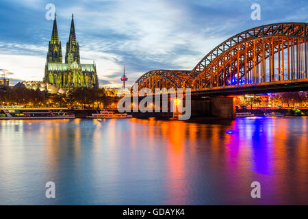 Rhein, Kölner Dom, Hohenzollernbrücke, Köln, Nordrhein-Westfalen, Deutschland, Europa Stockfoto