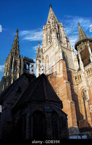 Kapelle des St. Valentin und dem Ulmer Münster, Ulm Baden-Württemberg Deutschland Europa Stockfoto