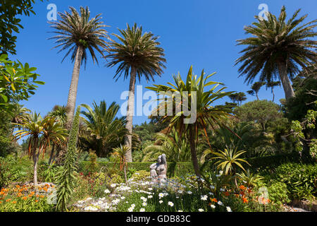 Stein-Skulptur von Gaia, Mutter Erde, Tresco Klostergarten, Isles of Scilly, UK Stockfoto