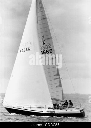 AJAX-NEWS-FOTOS. 1974. TORBAY, ENGLAND. -EINE TONNE CHAMPIONSHIP-SIEGER - GUMMISTIEFEL, (GBR) JEREMY ROGERS.   FOTO: JONATHAN EASTLAND/AJAX REF: YA GUMBOOTS 1 TON 74 Stockfoto