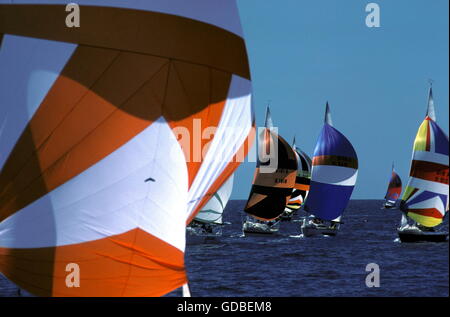 AJAX-NEWS-FOTOS. 1978. POOLE BAY, ENGLAND. -HALBE TONNE WORLD CUP MEISTERSCHAFTEN - DIE FLOTTE NÄHERT SICH DIE HALSE MARK.  FOTO: JONATHAN EASTLAND/AJAX REF: 21207 2 58 Stockfoto