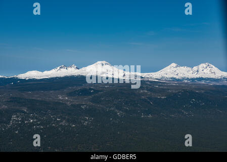 Luftaufnahme der drei Schwestern Vulkane in der Nähe von Bend, Oregon, USA Stockfoto