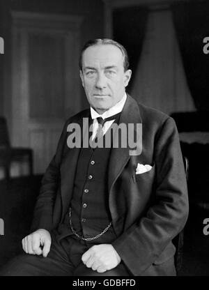 Stanley Baldwin. Portrait von Stanley Baldwin, 1. Earl Baldwin of Bewdley (1867-1947), ein britischer konservativer Politiker, der dreimal als Premierminister diente.  Foto von National Foto Company, Januar 1923. Stockfoto