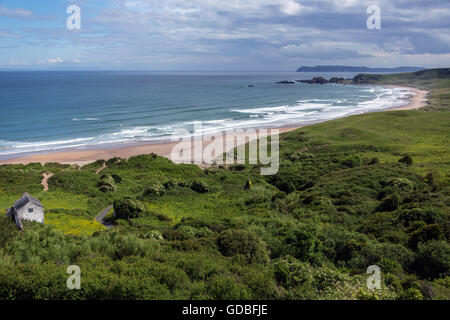 White Park Bay in der Nähe von Ballycastle, County Antrim an der Küste Nordirlands. Stockfoto