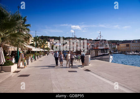 Waterfront am Hafen von Mali Losinj, Losinj, Cres, Kroatien, Kvarner Bucht, Adria, Kroatien Stockfoto