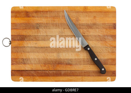 Draufsicht eines gebrauchten Holz Küche-Board mit Messer oben isoliert auf weißem Hintergrund Stockfoto