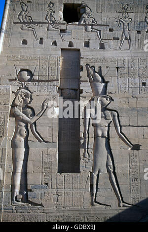 Fassade des Horus-Tempel, Edfu, Ägypten Stockfoto