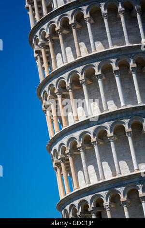 Pisa, Pisa Provence, Toskana, Italien.  Schiefe Turm von Pisa auf der Piazza del Duomo (Domplatz) Stockfoto