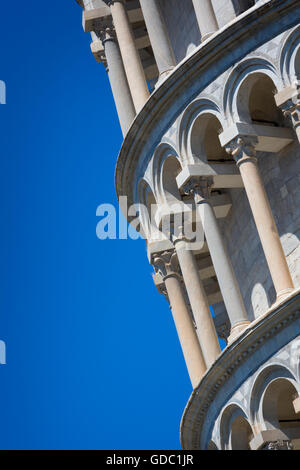 Pisa, Pisa Provence, Toskana, Italien.  Schiefe Turm von Pisa auf der Piazza del Duomo (Domplatz) Stockfoto