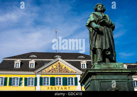 Beethoven, Bonn, Figur aus Bronze, Architektur, Denkmal, Deutschland, Europa, Fassade, Fürstenbergisches Palais, Gebäudefassade, Haupt Stockfoto