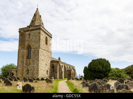 Die Kirche St. Oswald. Im Lythe, North Yorkshire, England. Am 12. Juli 2016. Stockfoto