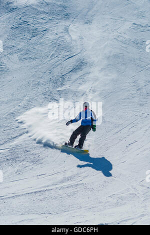 Snow Boarder, 14 Jahre, Berg Tegel, in der Nähe von Füssen, Allgäuer Alpen, Allgäu, Bayern, Deutschland, Europa Stockfoto