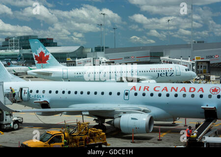 Air Canada jets am Toronto Pearson International Airport Stockfoto