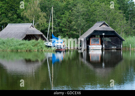 Bootshaus am Mündungsgebiet Prerower Strom, Halbinsel Fischland-Darß-Zingst, Mecklenburg-Vorpommern Stockfoto