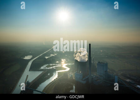 Luftaufnahme, erneuert RWE Power, Kohle-Kraftwerk in den Abend-Dunst, schränkt Stadt Werne-Stockum Hamm, Lippe Stockfoto