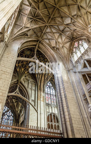 Gloucester, Großbritannien - 17. August 2015: Innenraum der Kathedrale St. Peter und der Heiligen und unteilbaren Dreifaltigkeit. Gotischen Stil. Stockfoto