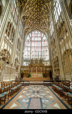 Gloucester, Großbritannien - 17. August 2015: Innenraum der Kathedrale St. Peter und der Heiligen und unteilbaren Dreifaltigkeit. Gotischen Stil. Stockfoto