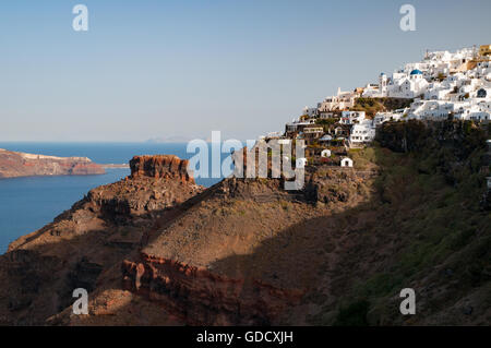 Dorf Imerovigli auf vulkanischen Felsen, Skaros Felsen, Santorini, Griechenland Stockfoto