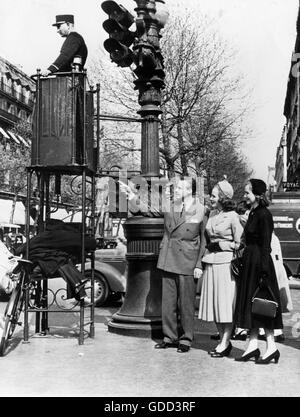 Heyerdahl, Thor, 6.10.1914 - 18.04.2002, norwegischer Entdecker, mit Frau Yvonne und seiner Schwägerin Paris, 18.4.1952, Stockfoto