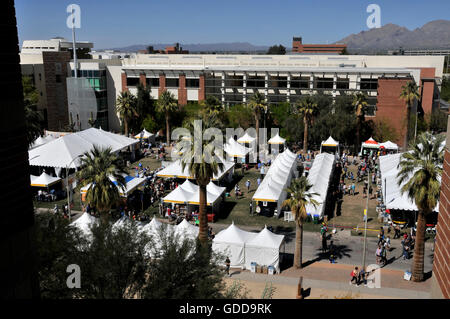 Der Tucson Festival of Books an der University of Arizona ist eine jährliche zweitägige Veranstaltung in Tucson, Arizona, USA. Stockfoto