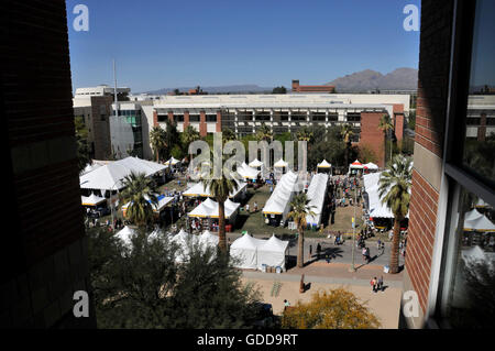 Der Tucson Festival of Books an der University of Arizona ist eine jährliche zweitägige Veranstaltung in Tucson, Arizona, USA. Stockfoto