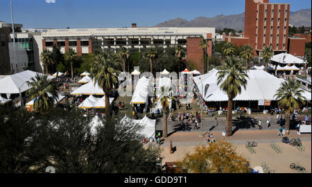 Der Tucson Festival of Books an der University of Arizona ist eine jährliche zweitägige Veranstaltung in Tucson, Arizona, USA. Stockfoto