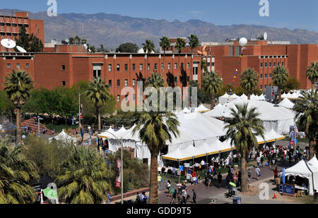 Der Tucson Festival of Books an der University of Arizona ist eine jährliche zweitägige Veranstaltung in Tucson, Arizona, USA. Stockfoto