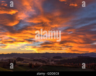 Morgen über Emmental rot Stockfoto