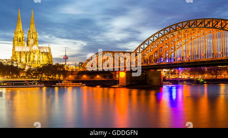 Rhein, Kölner Dom, Hohenzollernbrücke, Köln, Nordrhein-Westfalen, Deutschland, Europa Stockfoto